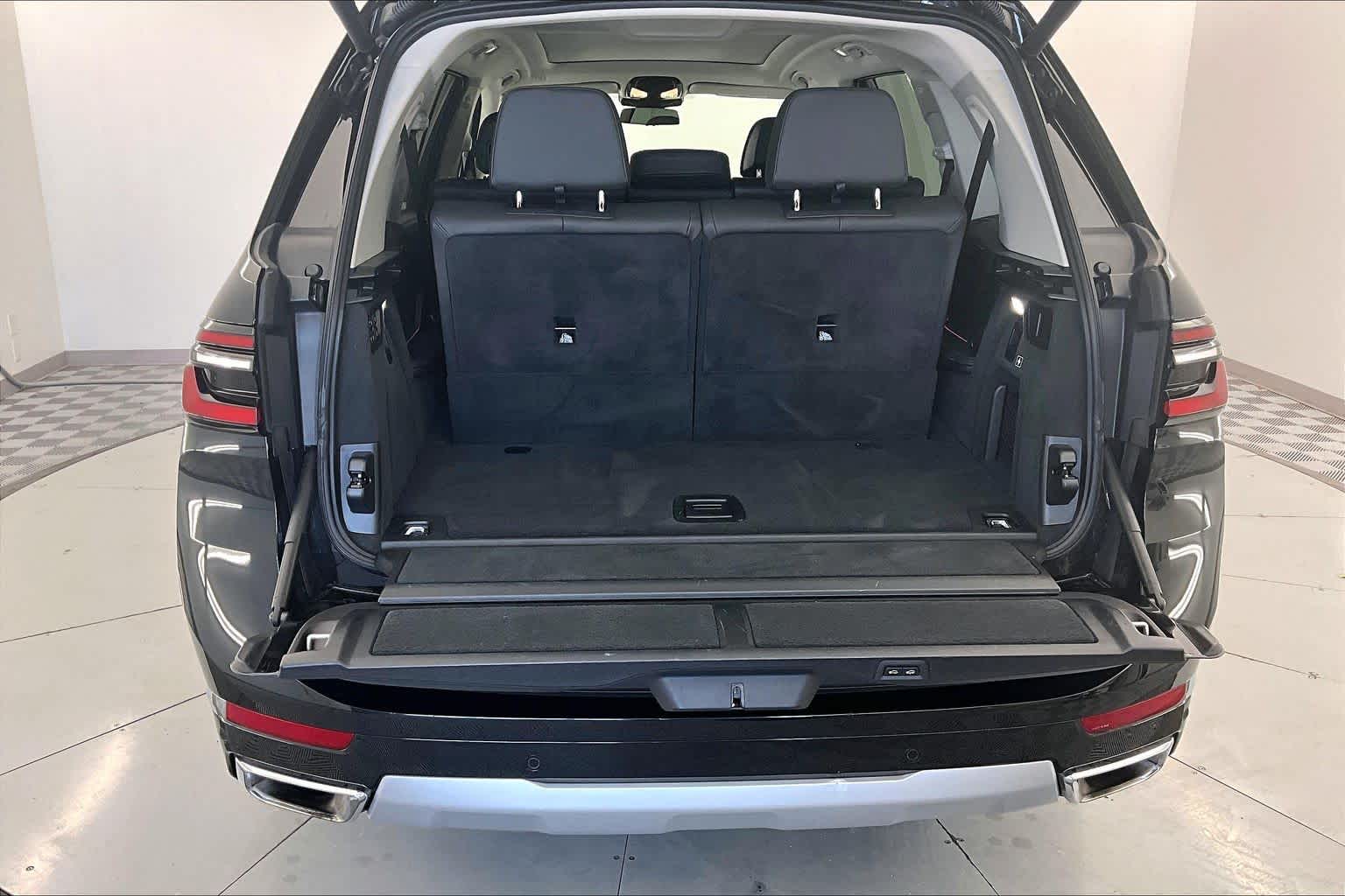 Thumbnail: 2023 BMW X7 - 19