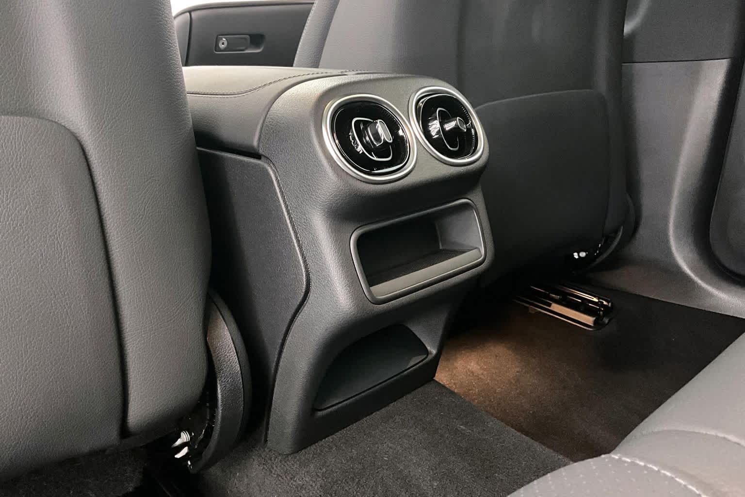 Thumbnail: 2024 Mercedes-Benz GLC - 29