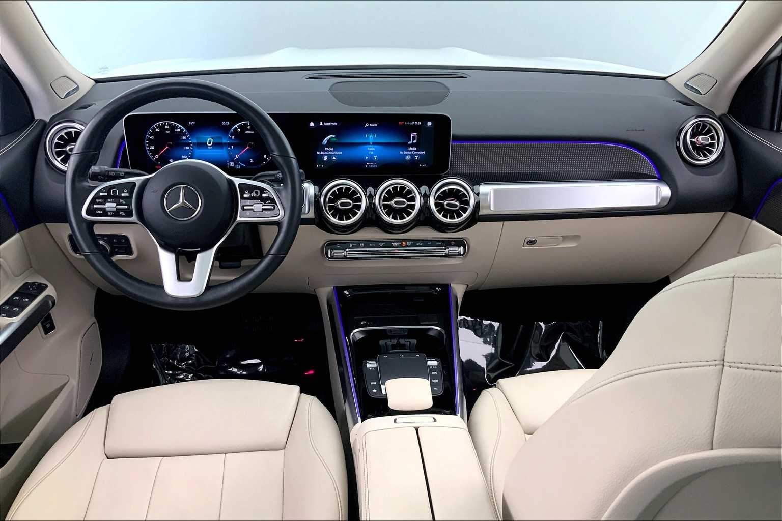 Thumbnail: 2021 Mercedes-Benz GLB - 10