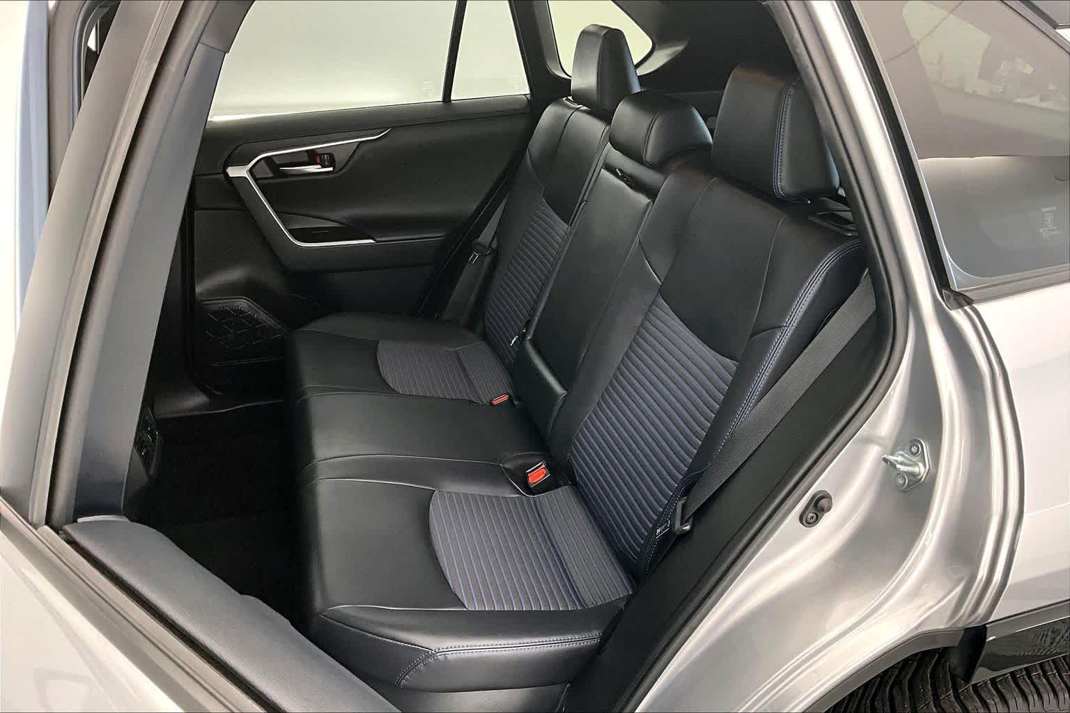 Thumbnail: 2020 Toyota RAV4 - 13