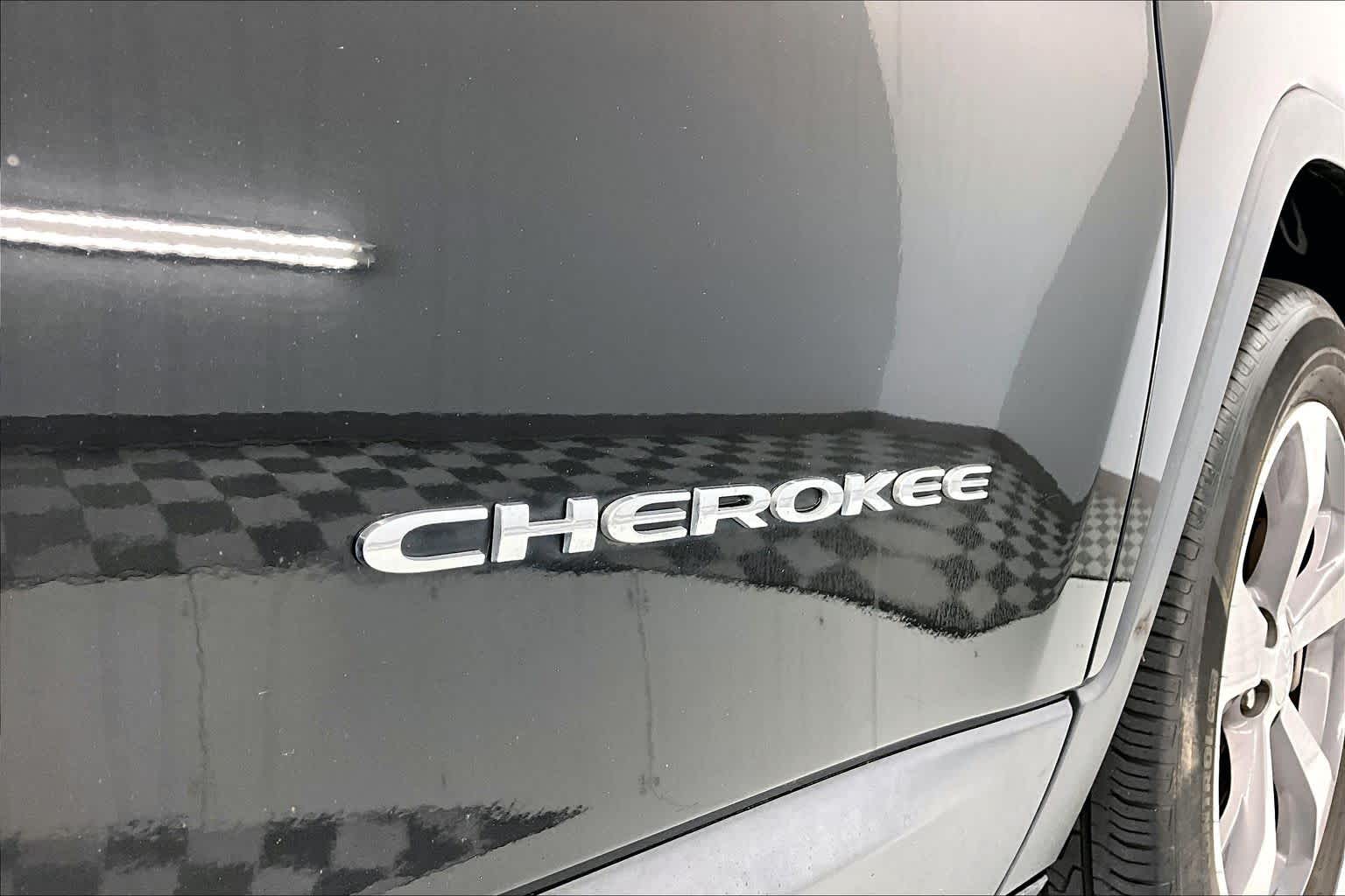 Thumbnail: 2019 Jeep Cherokee - 7