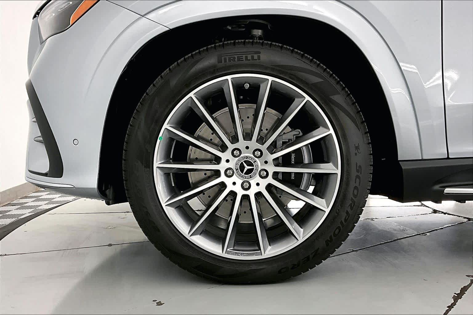 Thumbnail: 2026 Mercedes-Benz GLE - 8