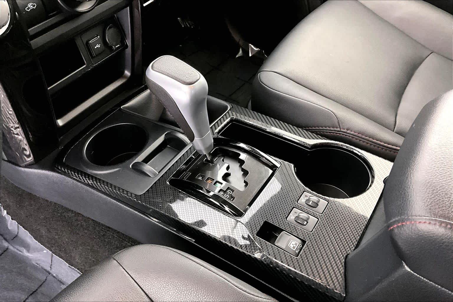 Thumbnail: 2022 Toyota 4Runner - 17