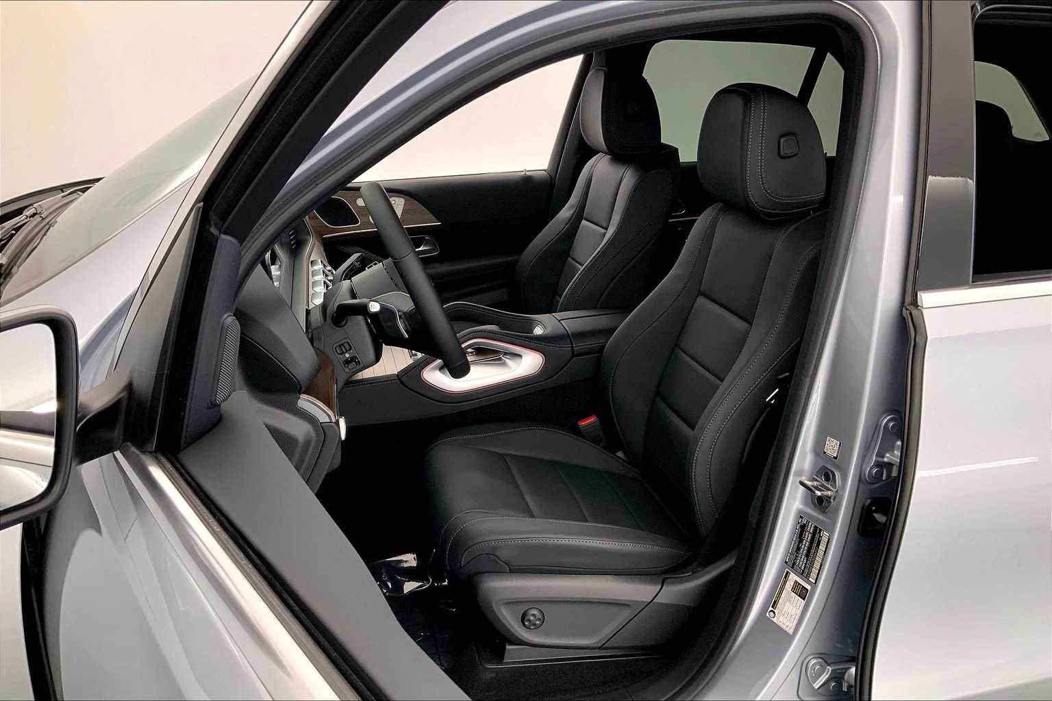 Thumbnail: 2025 Mercedes-Benz GLE - 11