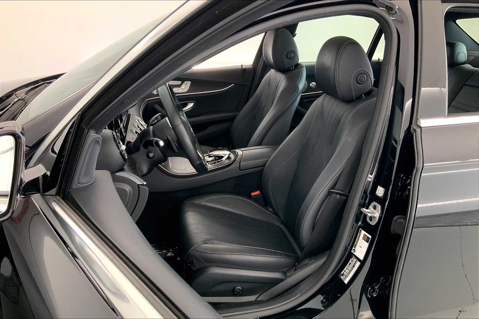 Thumbnail: 2019 Mercedes-Benz E-Class - 11