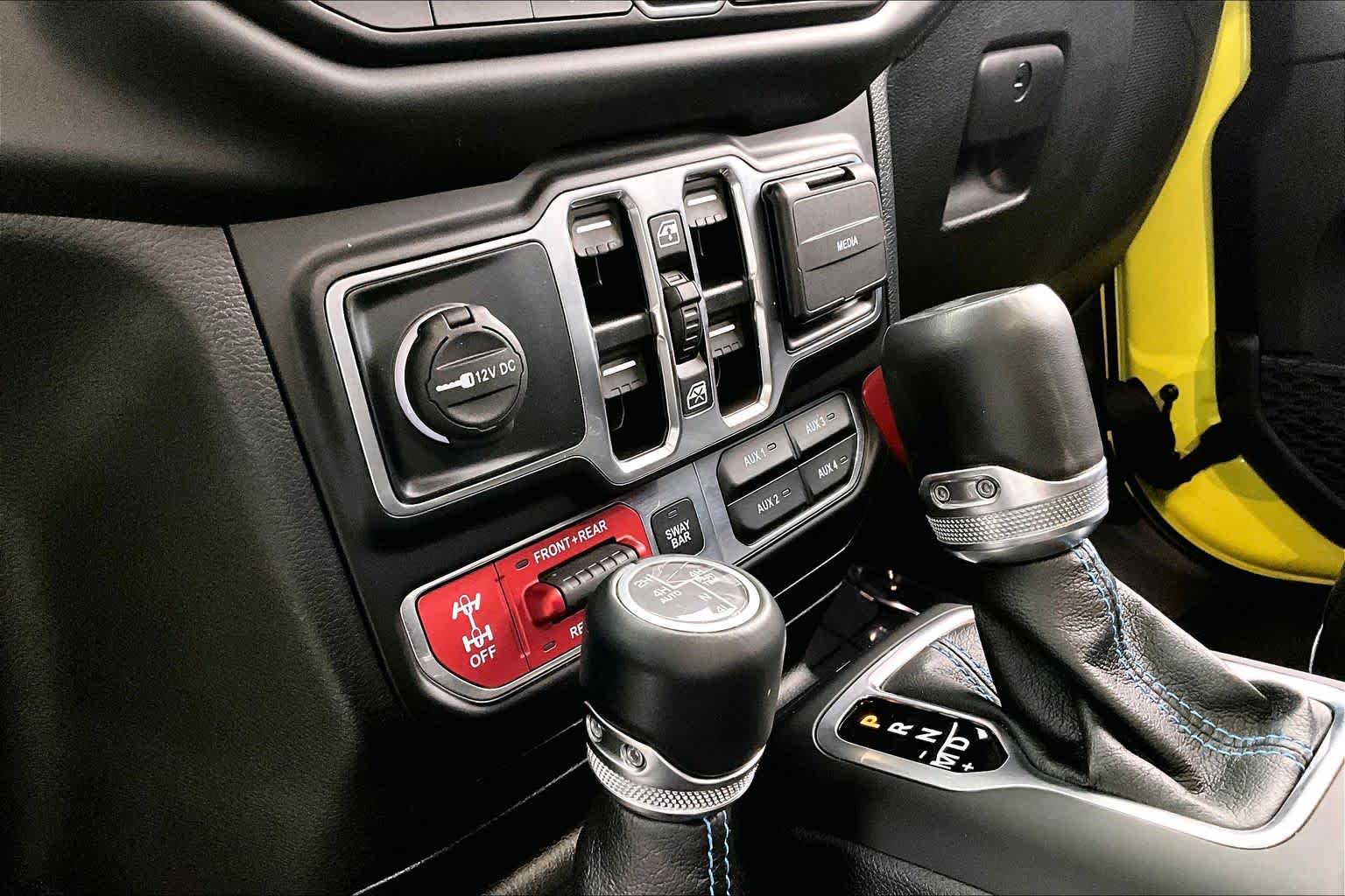 Thumbnail: 2023 Jeep Wrangler - 26