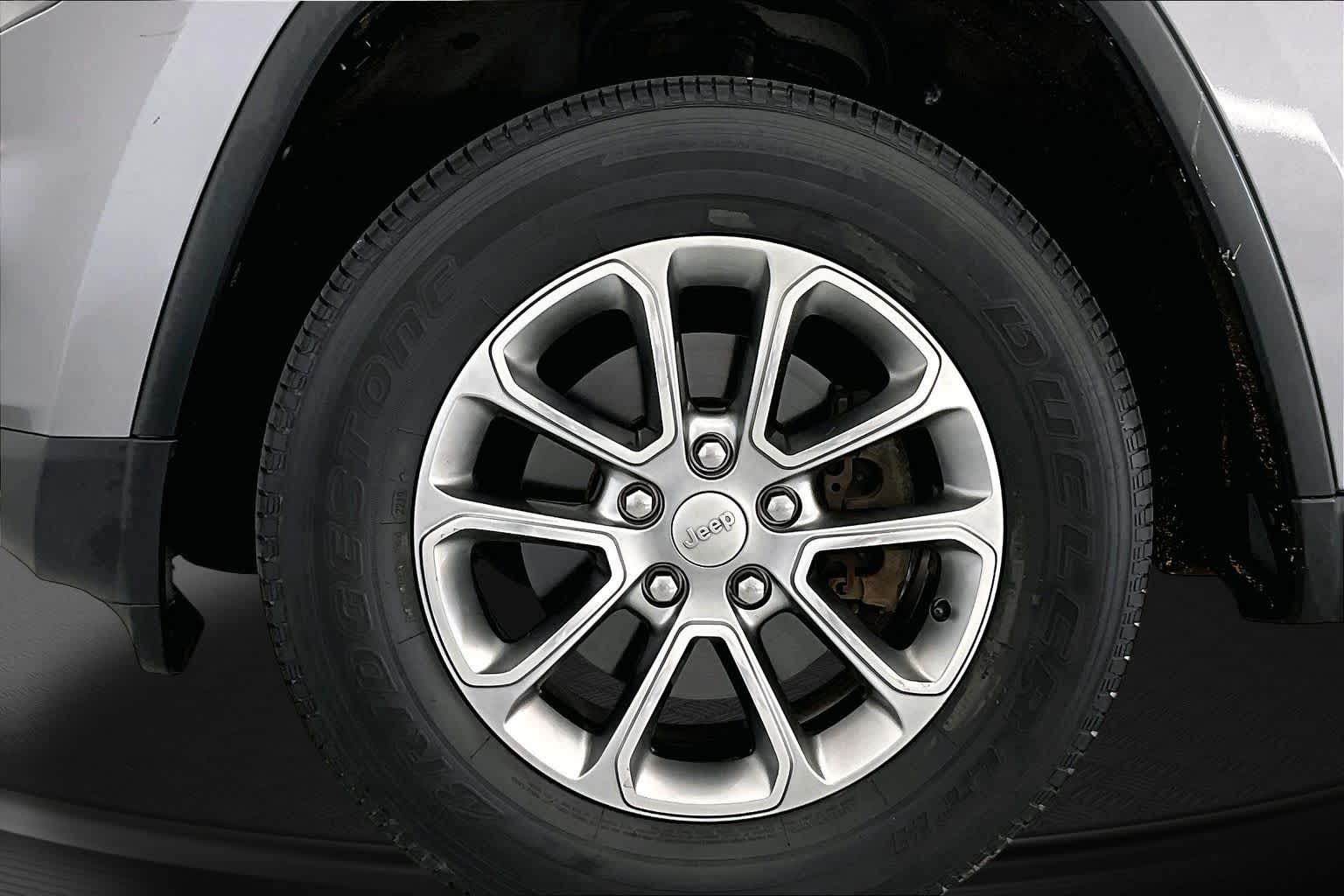 Thumbnail: 2015 Jeep Grand Cherokee - 8