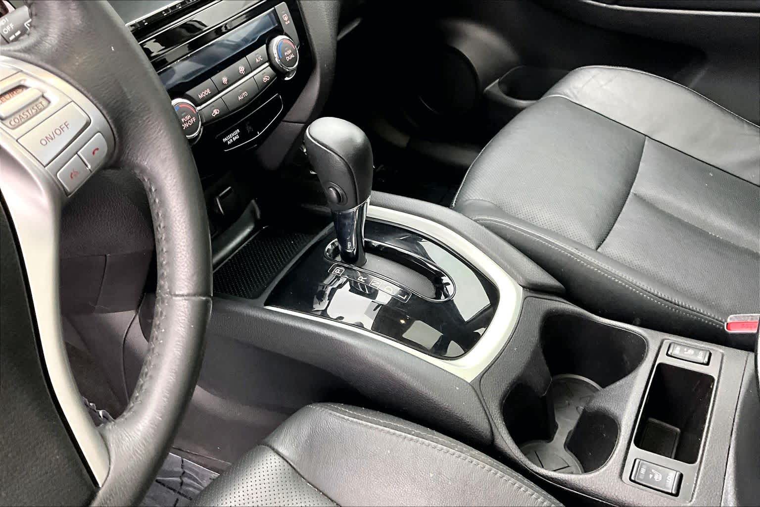 Thumbnail: 2015 Nissan Rogue - 17