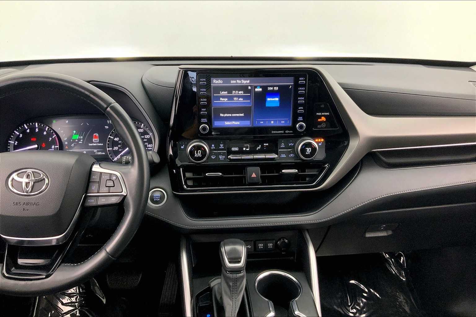 Thumbnail: 2021 Toyota Highlander - 16