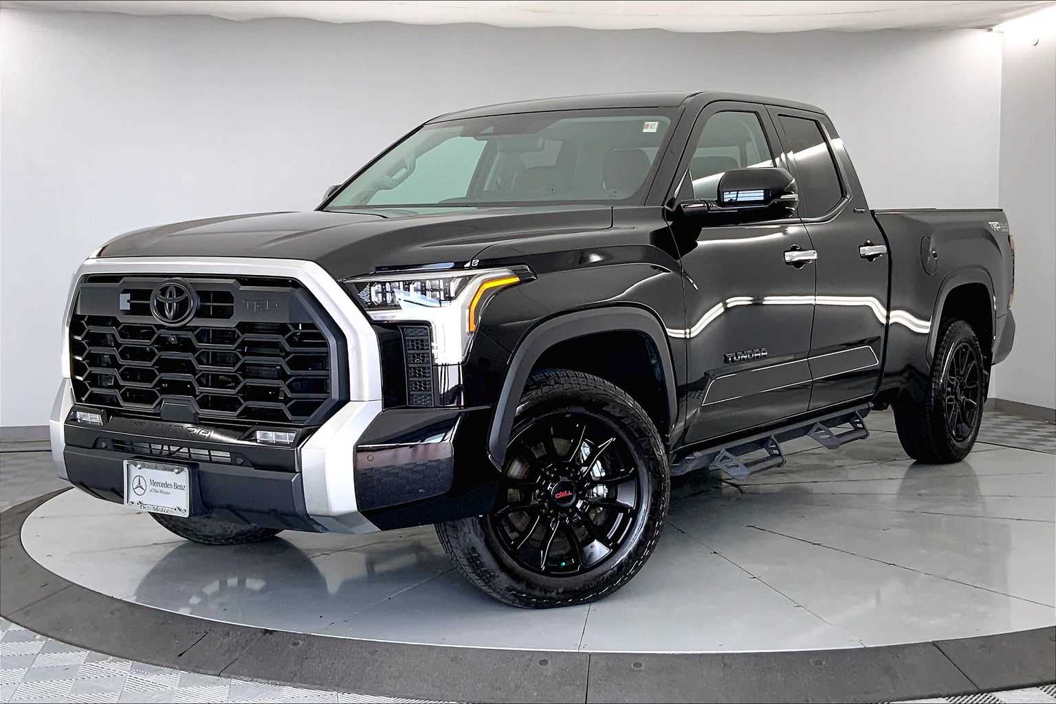 2023 Toyota Tundra Limited -
                  Urbandale, IA