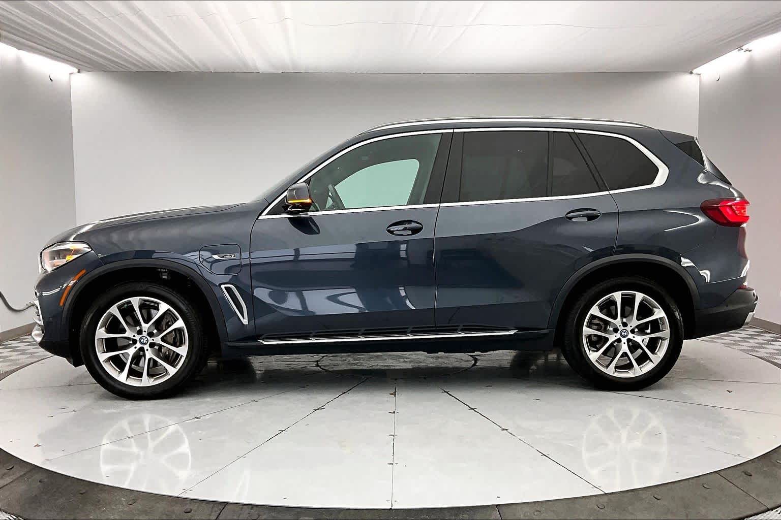 Thumbnail: 2022 BMW X5 - 3