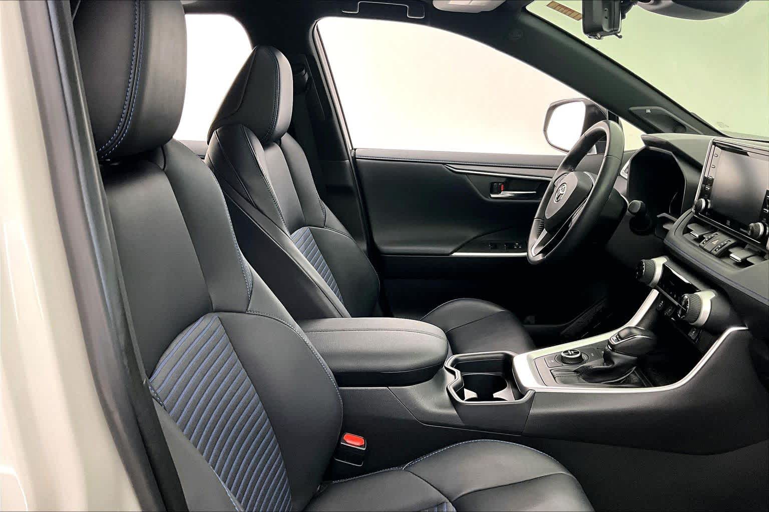 Thumbnail: 2019 Toyota RAV4 - 14