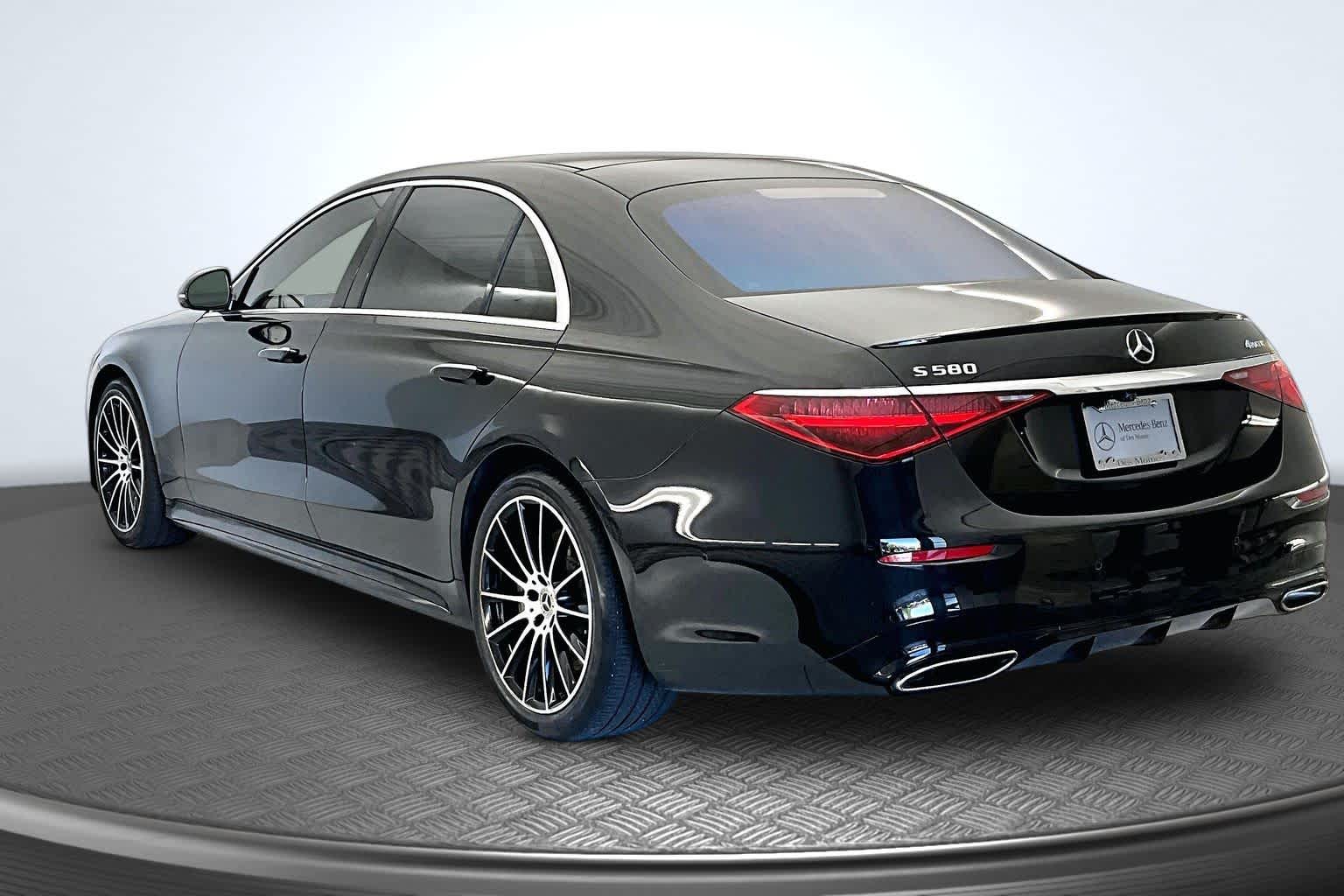 Thumbnail: 2021 Mercedes-Benz S-Class - 3
