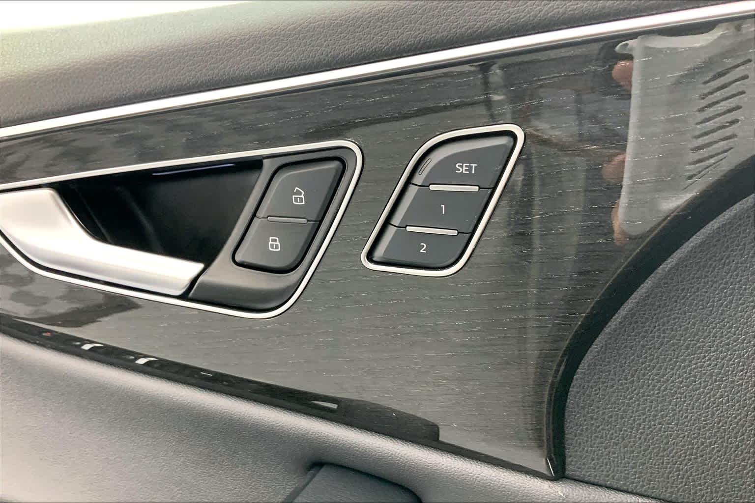 Thumbnail: 2019 Audi Q8 - 28