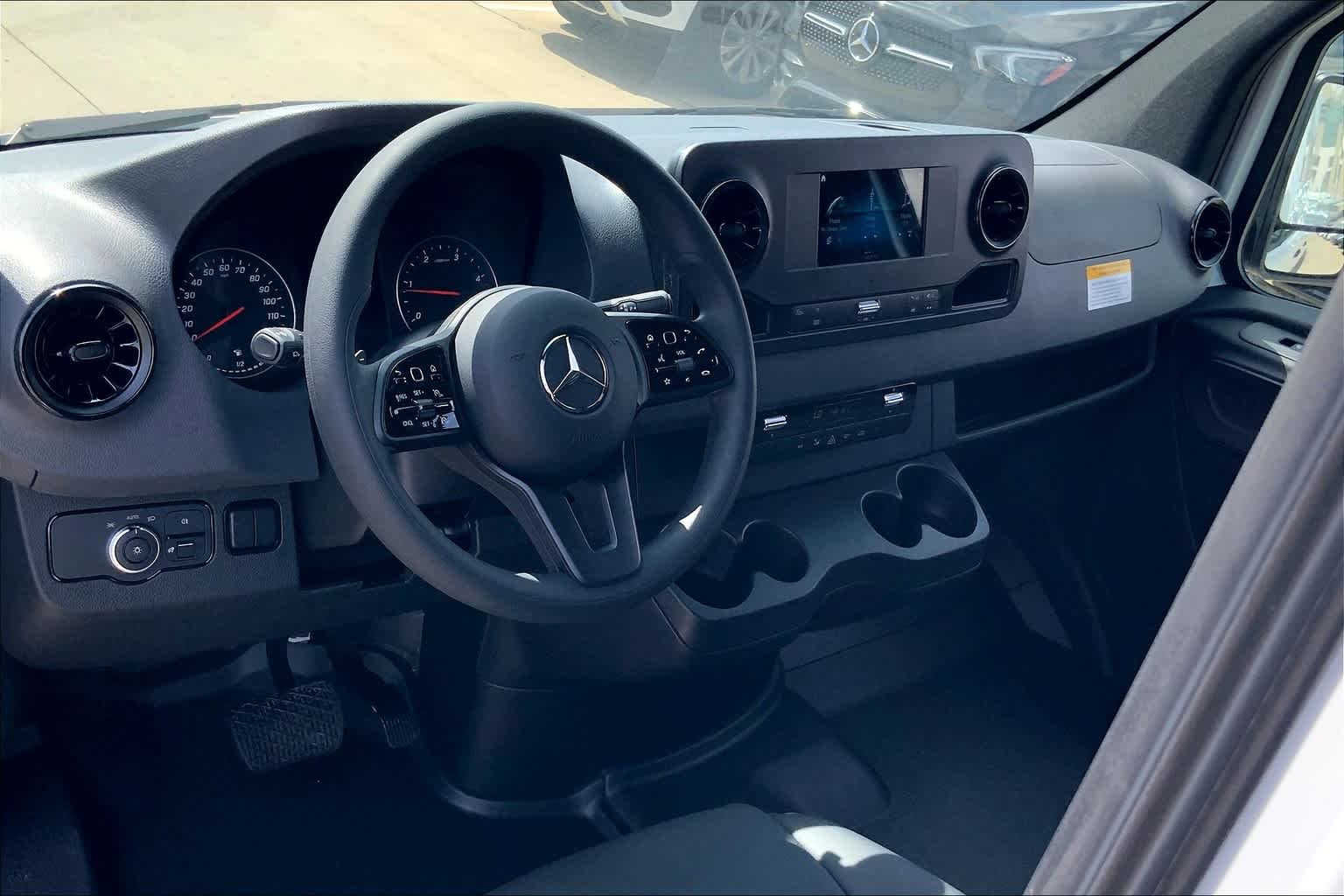 Thumbnail: 2024 Mercedes-Benz Sprinter - 14