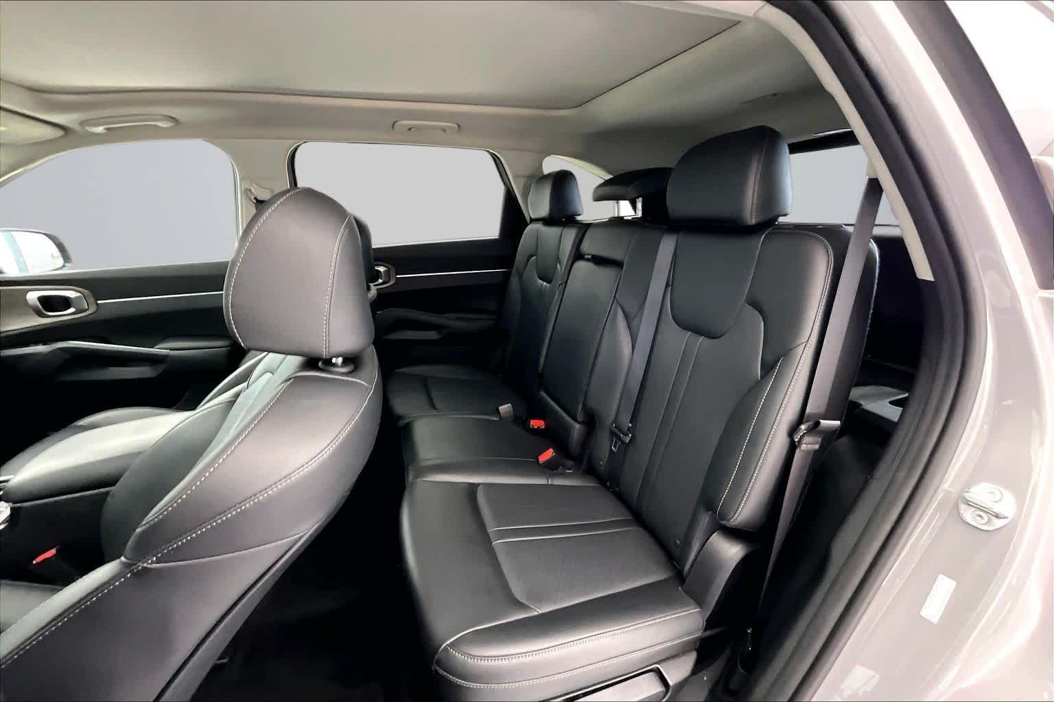 Thumbnail: 2023 Kia Sorento - 13