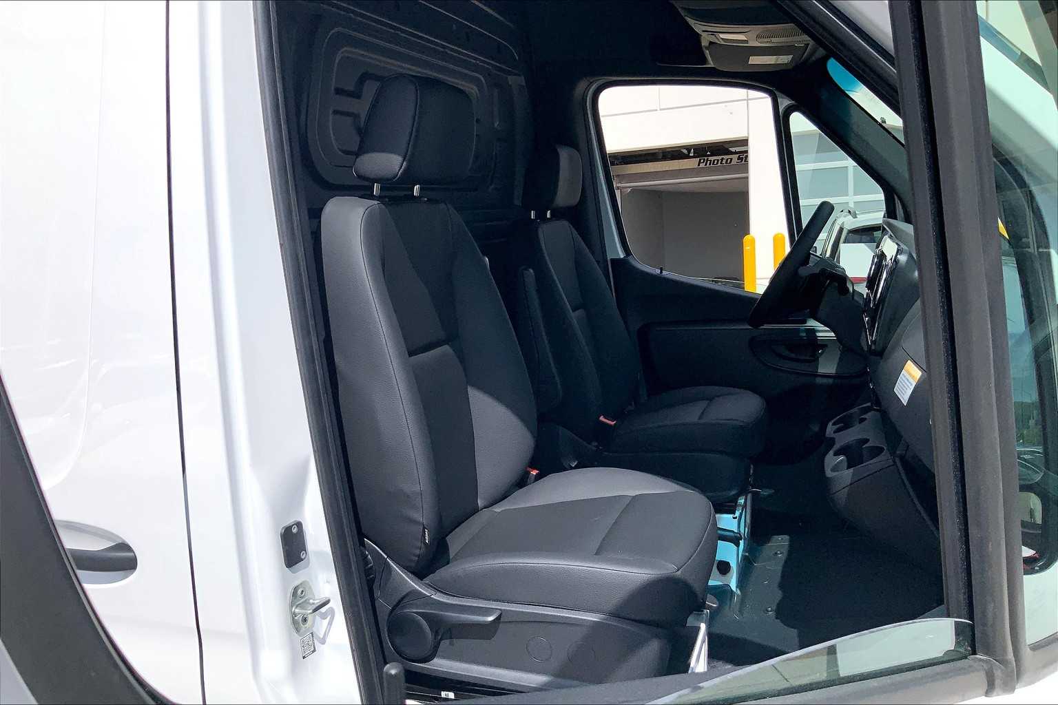 2025 Mercedes-Benz Sprinter 2500 13