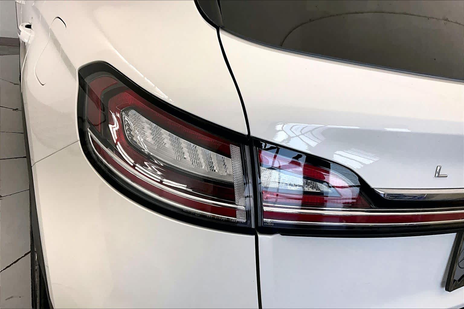 Thumbnail: 2020 Lincoln Nautilus - 25