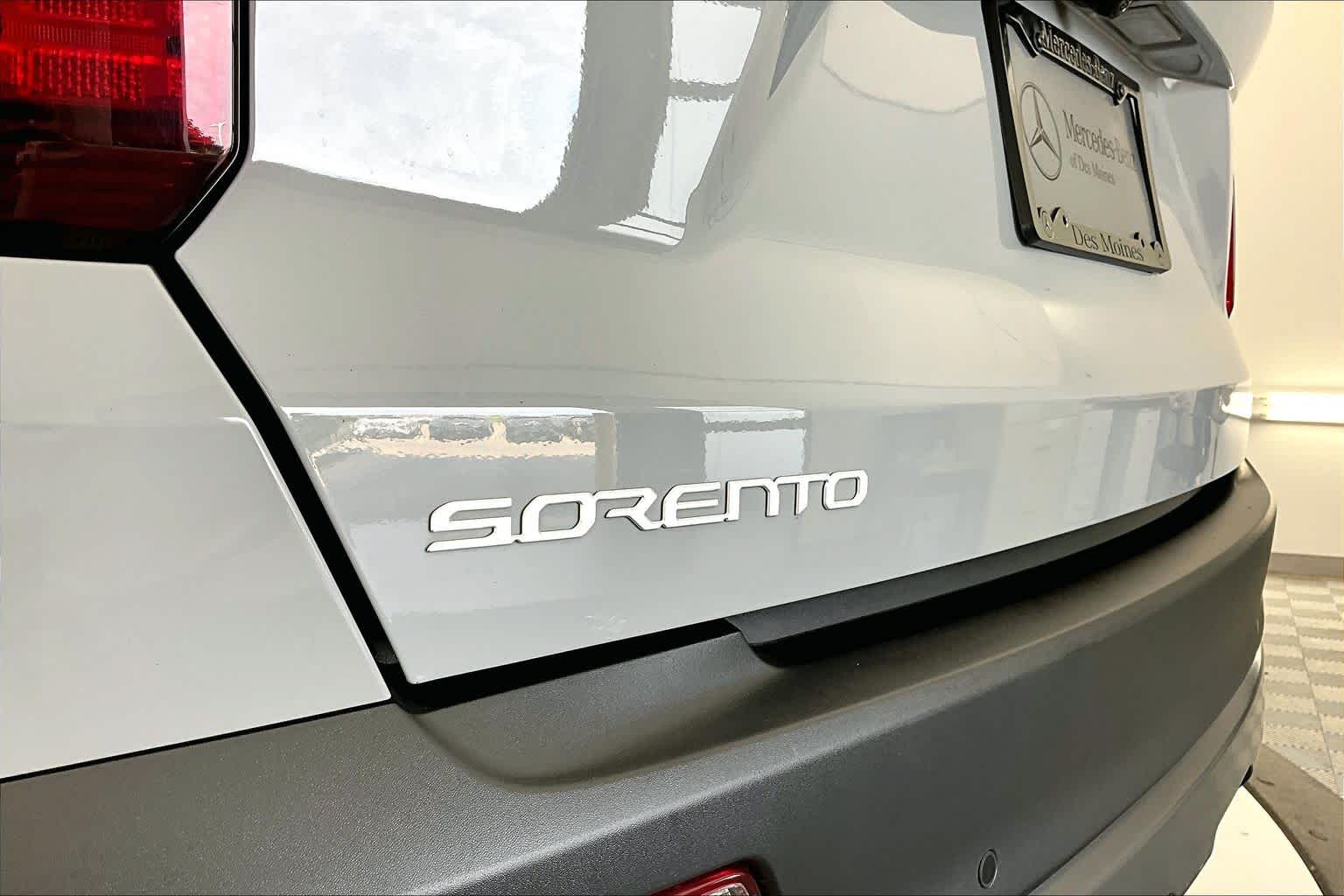Thumbnail: 2023 Kia Sorento - 7