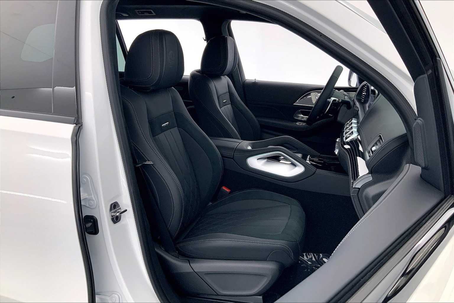 Thumbnail: 2025 Mercedes-Benz GL-Class - 14