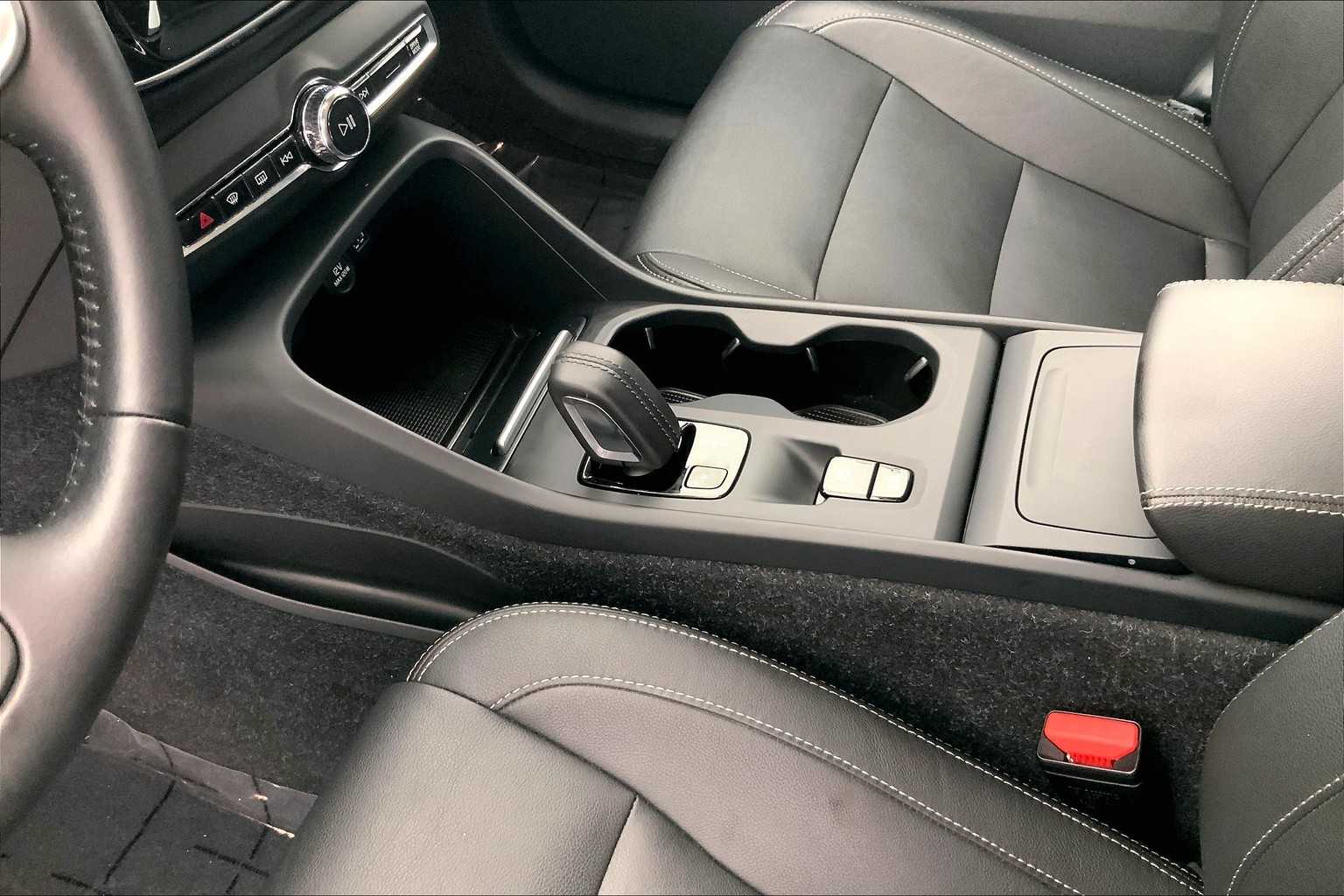 2021 Volvo XC40 T5 Momentum 17