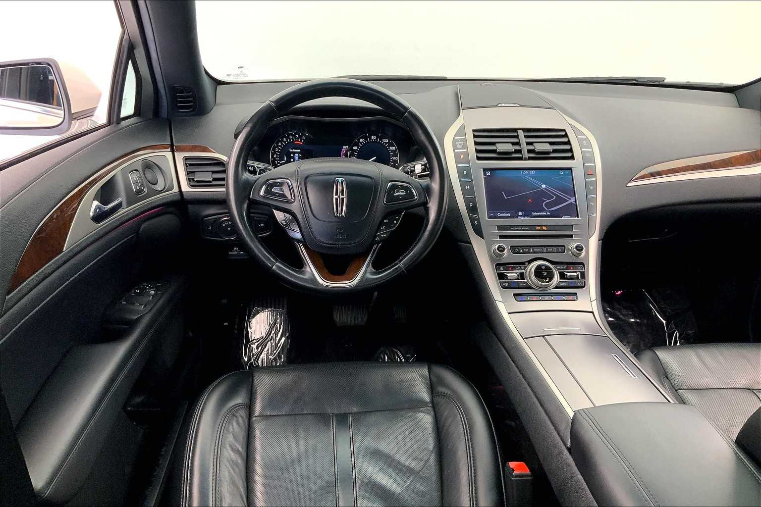 Thumbnail: 2020 Lincoln MKZ - 15