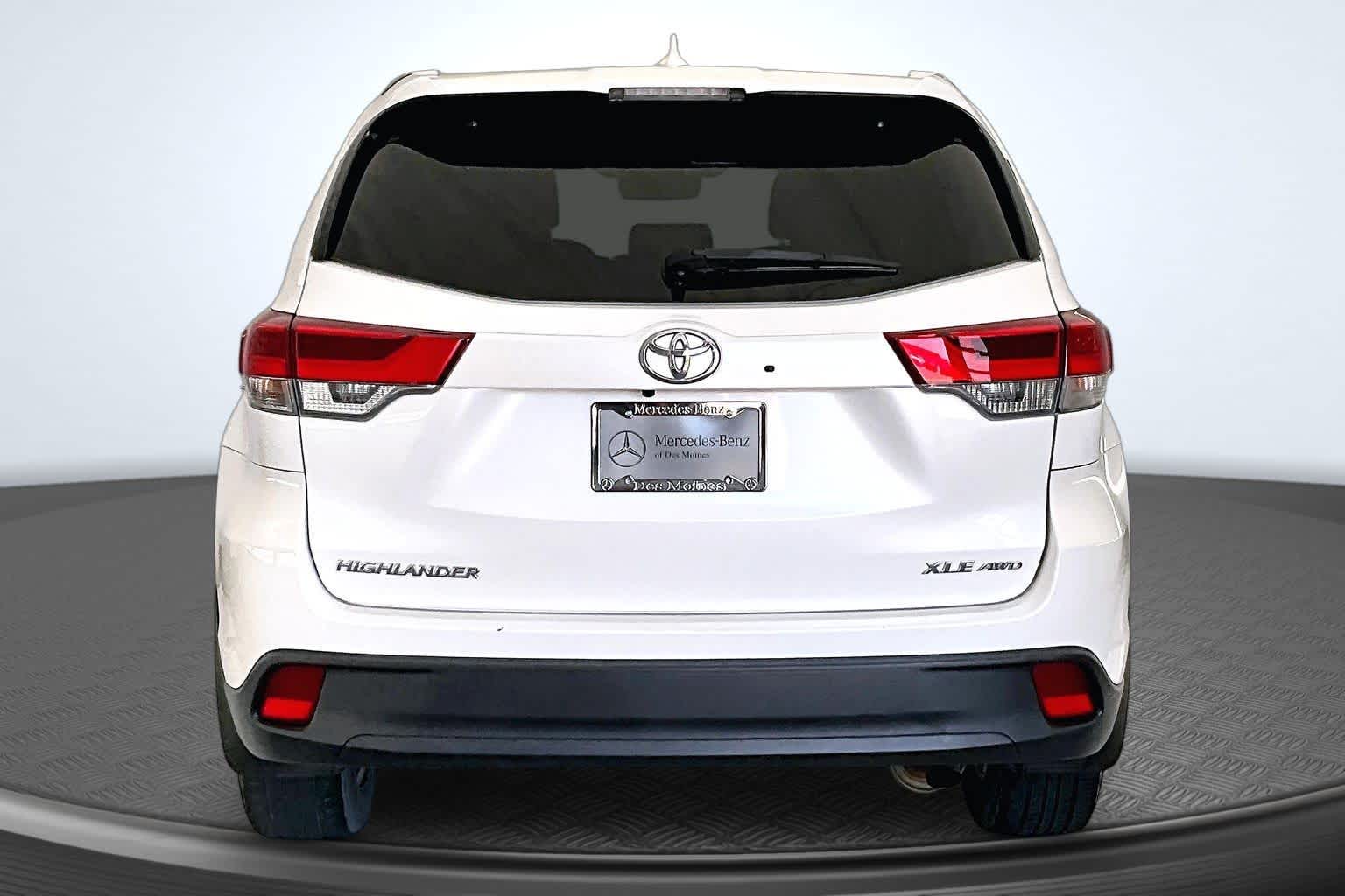 Thumbnail: 2017 Toyota Highlander - 5