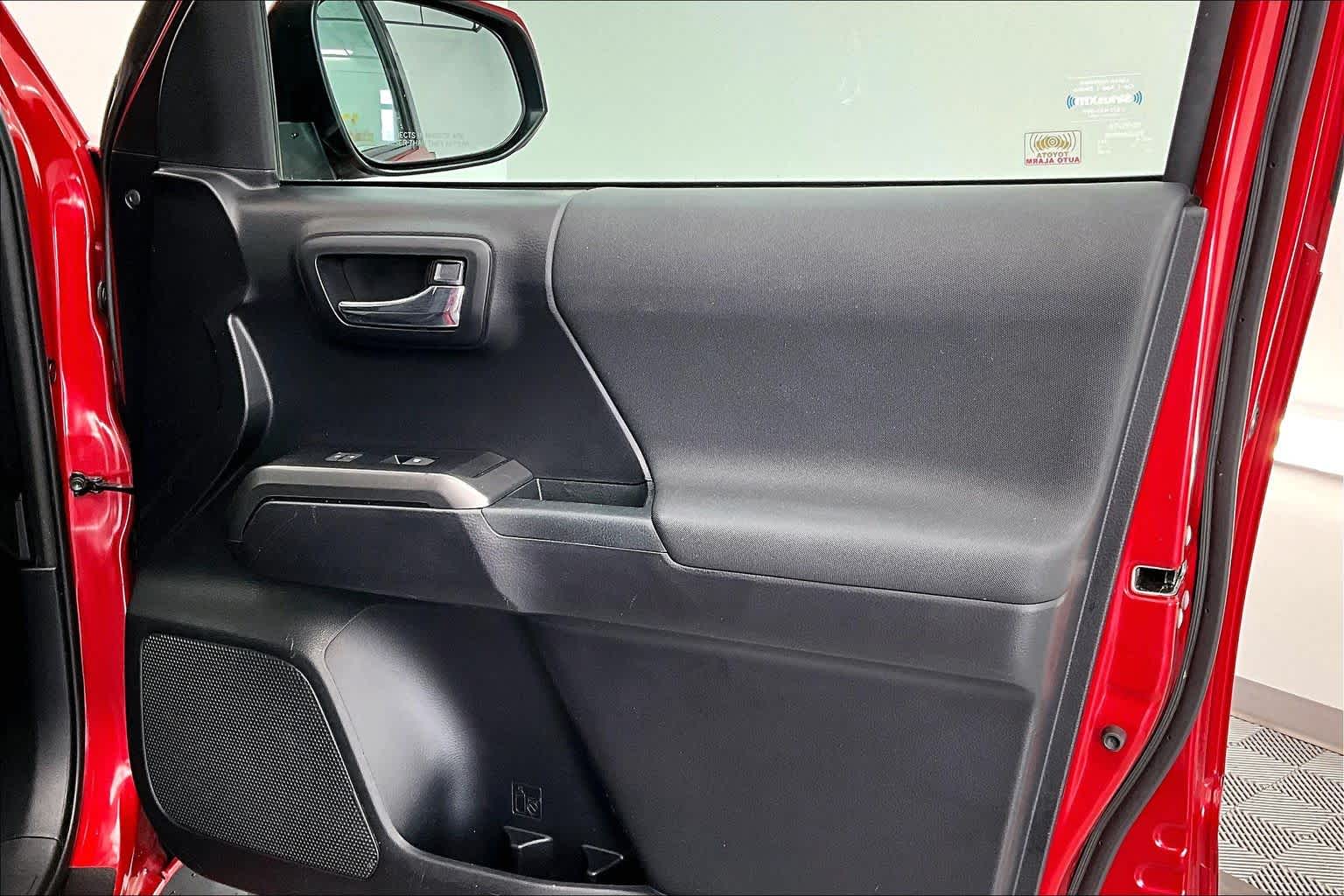 Thumbnail: 2020 Toyota Tacoma - 23