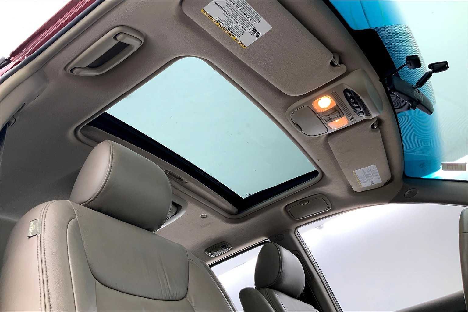 Thumbnail: 2008 Toyota Sienna - 21