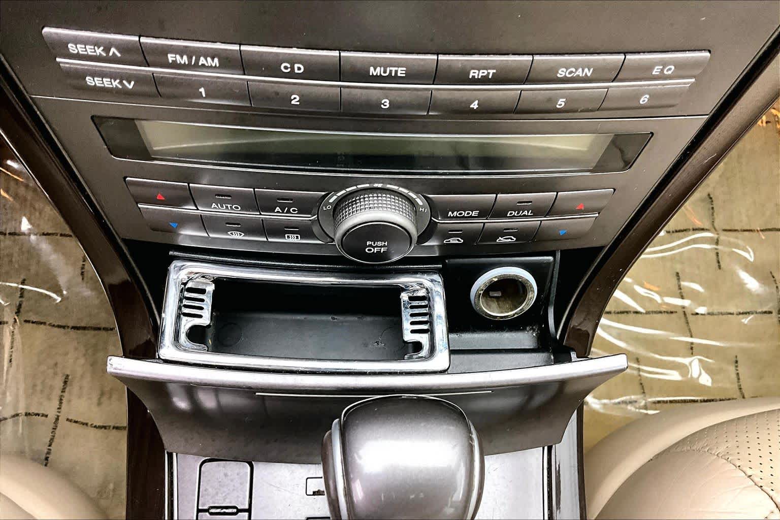 Thumbnail: 2008 Kia Amanti - 28