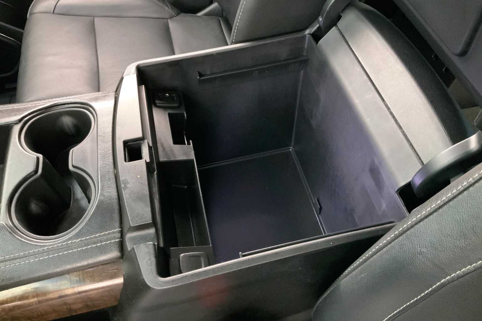 2018 Chevrolet Tahoe LT 28