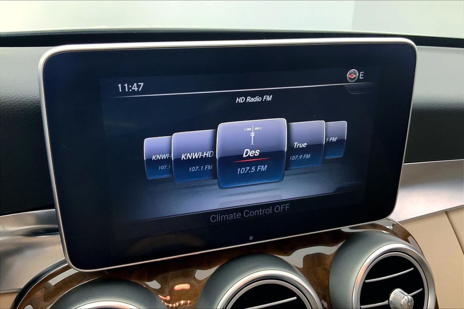 Thumbnail: 2015 Mercedes-Benz C-Class - 22