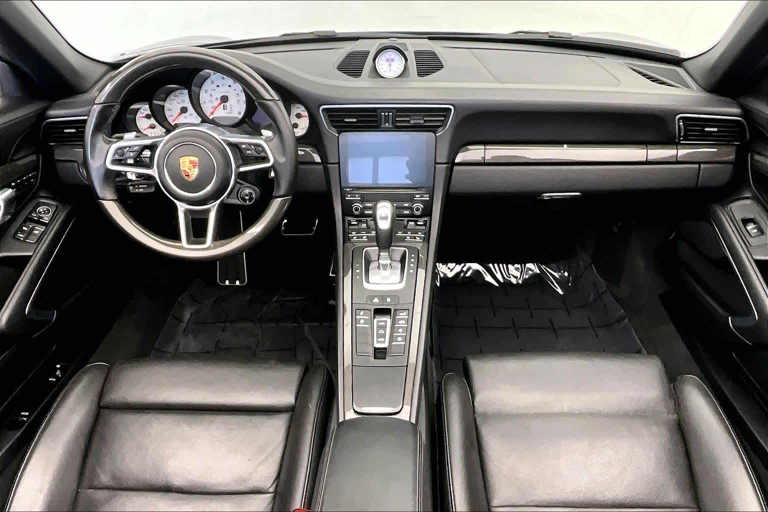 Thumbnail: 2019 Porsche 911 - 10