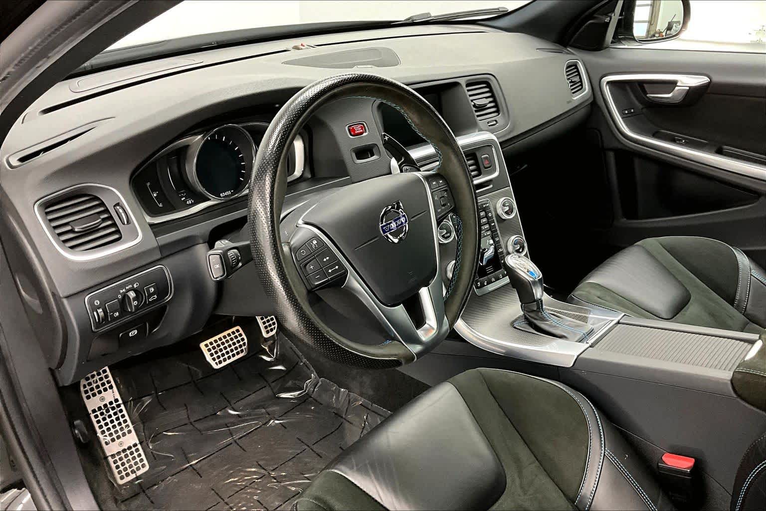 Thumbnail: 2017 Volvo V60 - 2