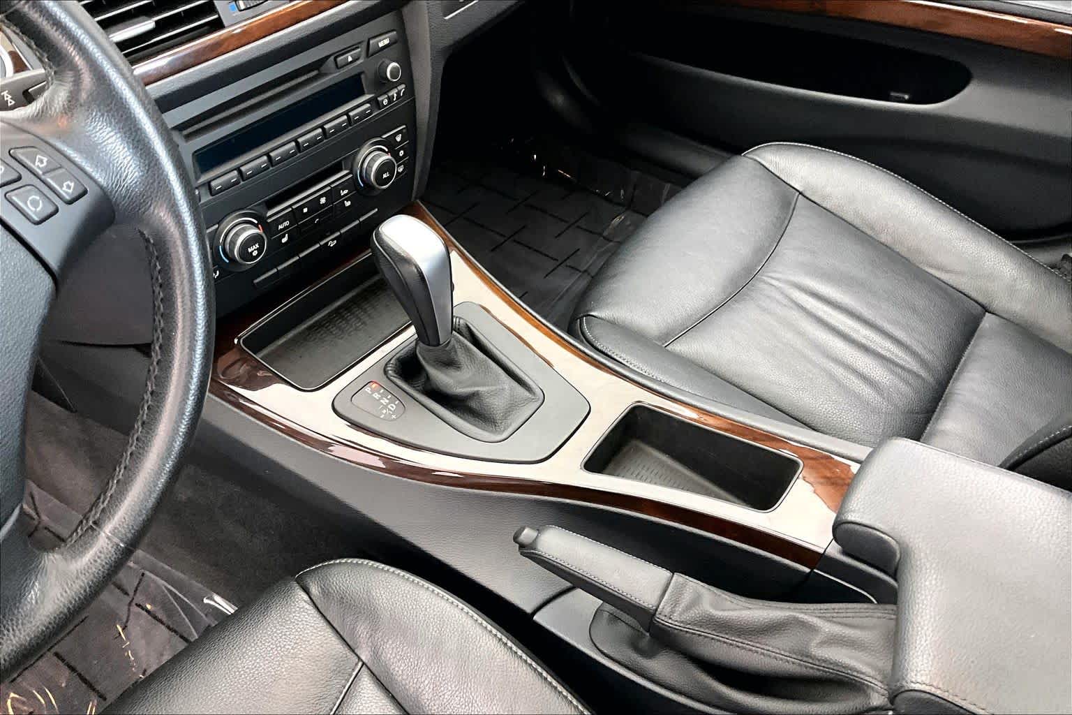 Thumbnail: 2011 BMW 3 Series - 17