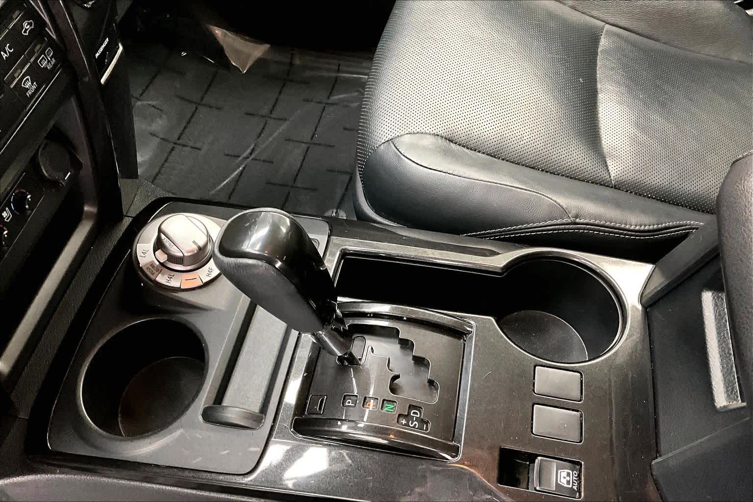 Thumbnail: 2020 Toyota 4Runner - 17