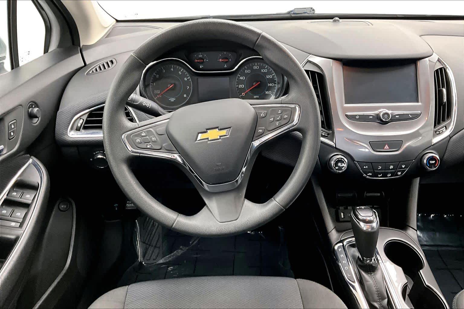 Thumbnail: 2018 Chevrolet Cruze - 15