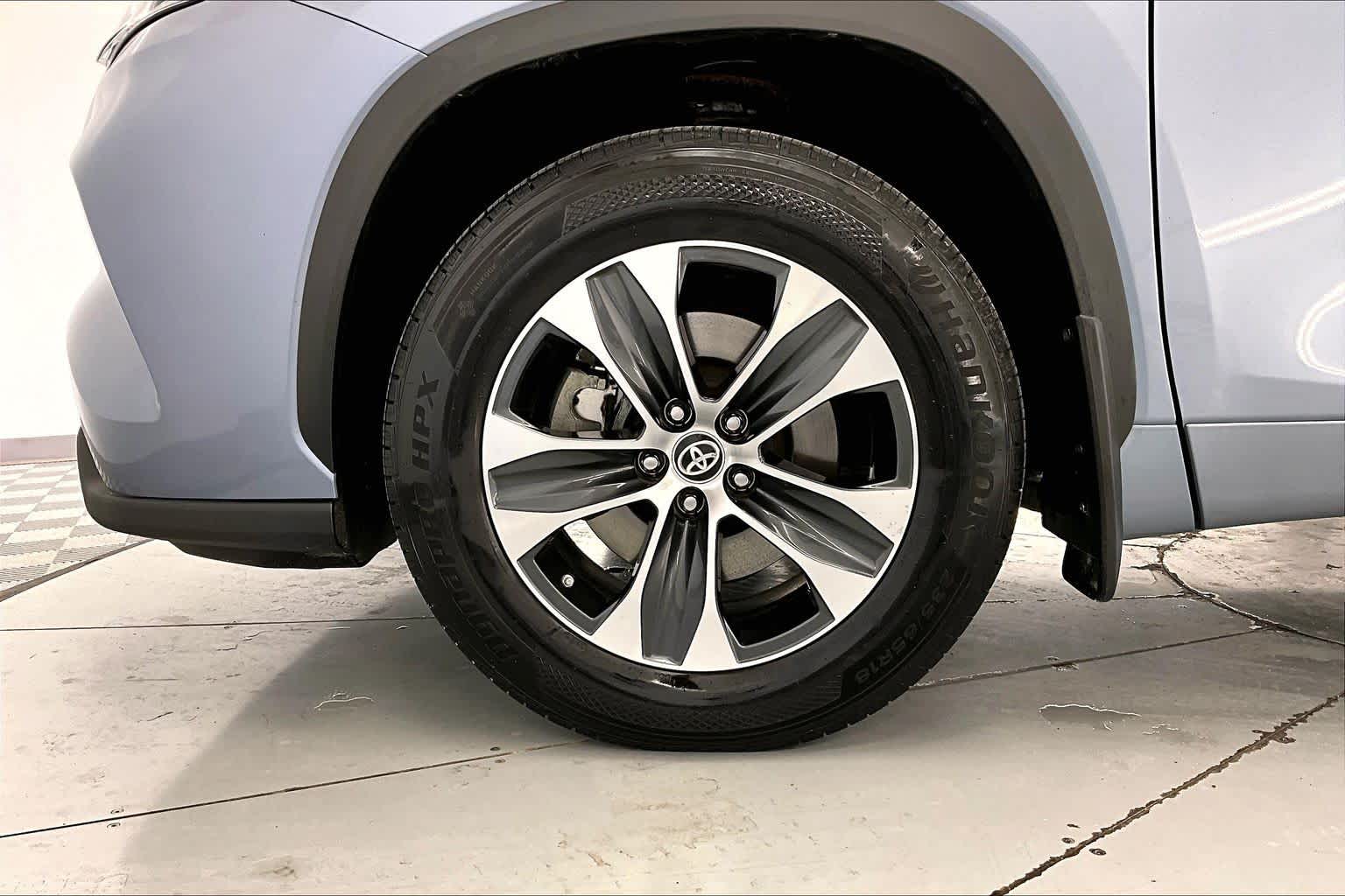 Thumbnail: 2021 Toyota Highlander - 8