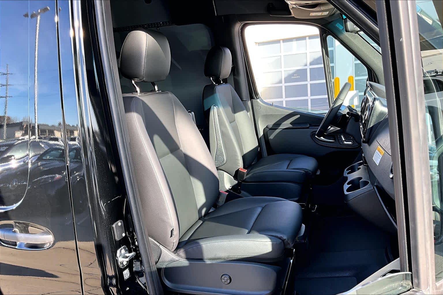 Thumbnail: 2026 Mercedes-Benz Sprinter - 13