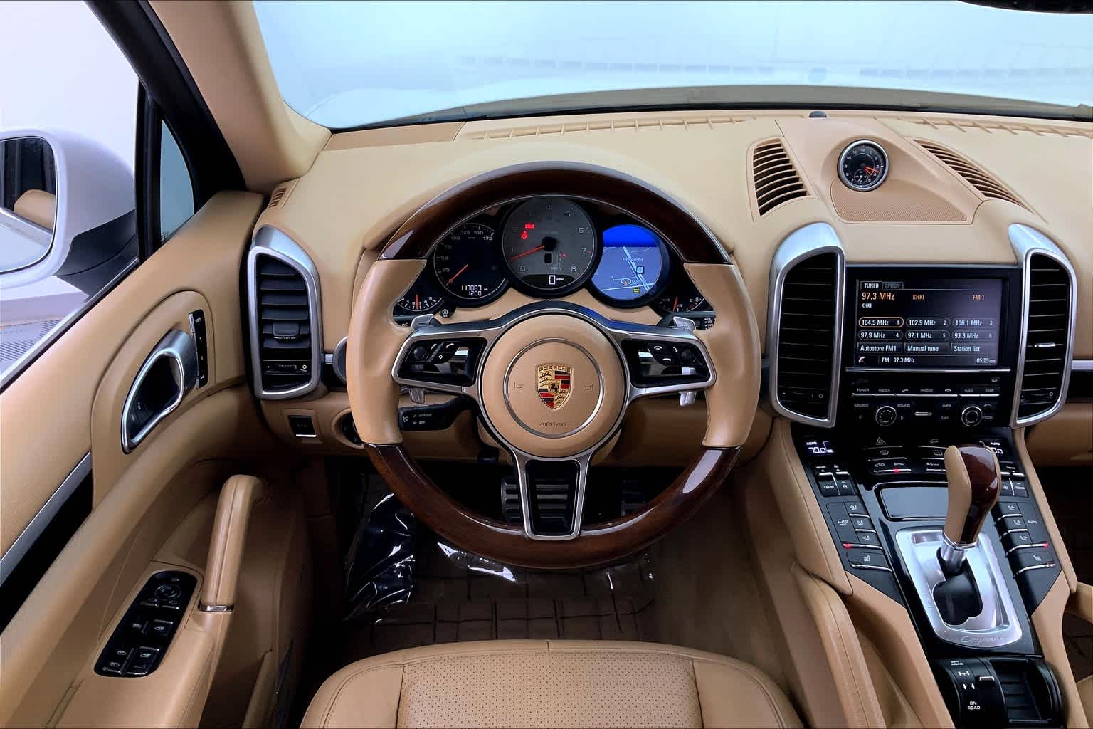 Thumbnail: 2015 Porsche Cayenne - 15