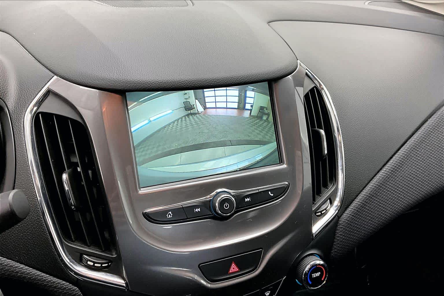 Thumbnail: 2018 Chevrolet Cruze - 21