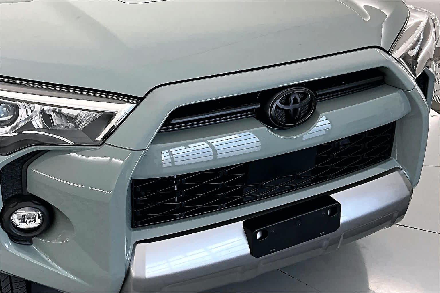 Thumbnail: 2022 Toyota 4Runner - 25