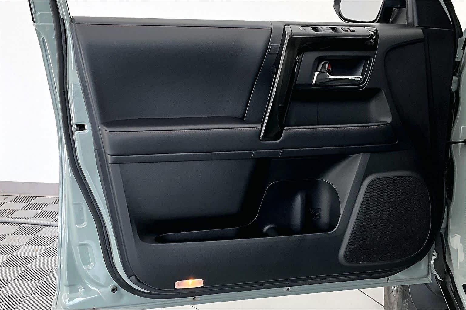 Thumbnail: 2022 Toyota 4Runner - 22