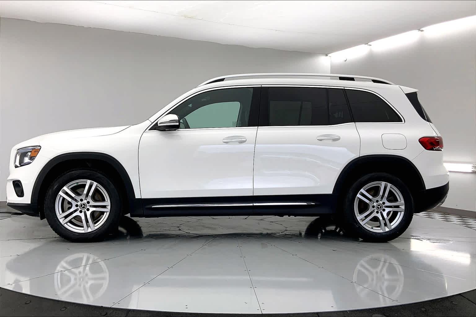 Thumbnail: 2020 Mercedes-Benz GLB - 3