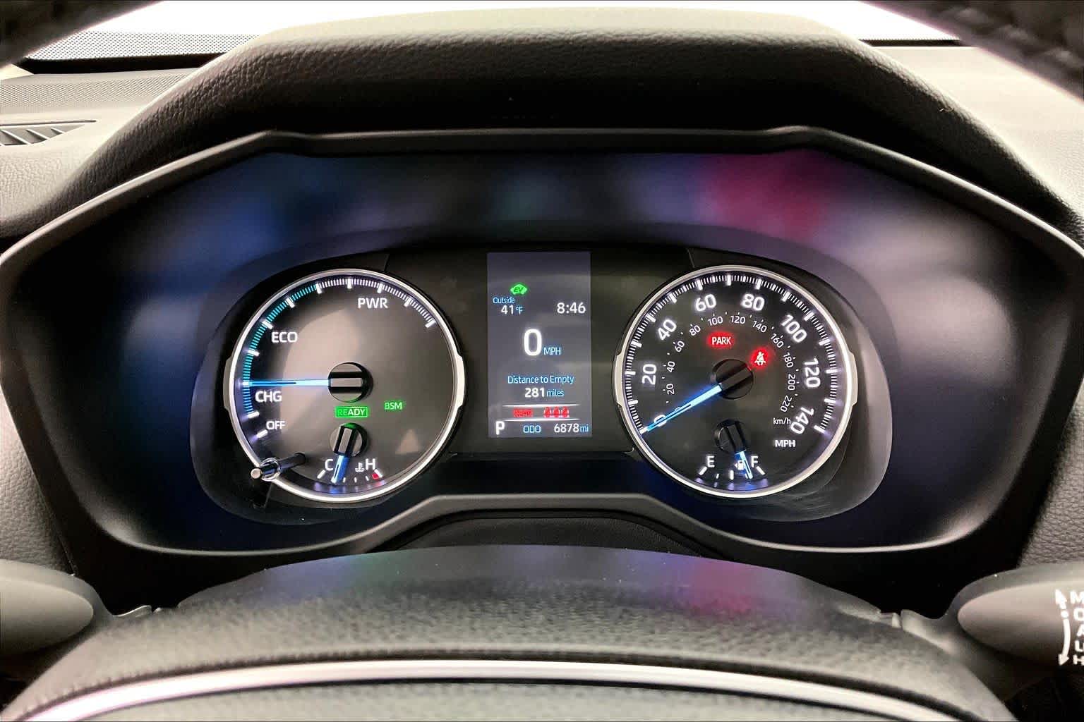 Thumbnail: 2022 Toyota RAV4 - 18