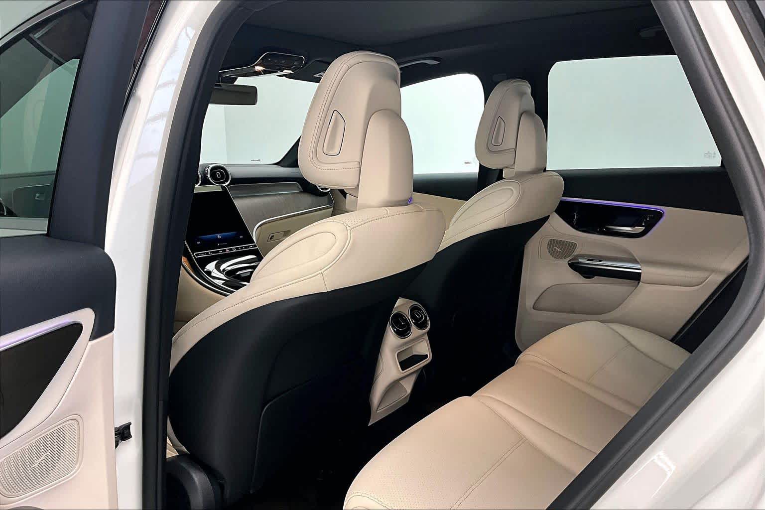 Thumbnail: 2026 Mercedes-Benz GLC - 12