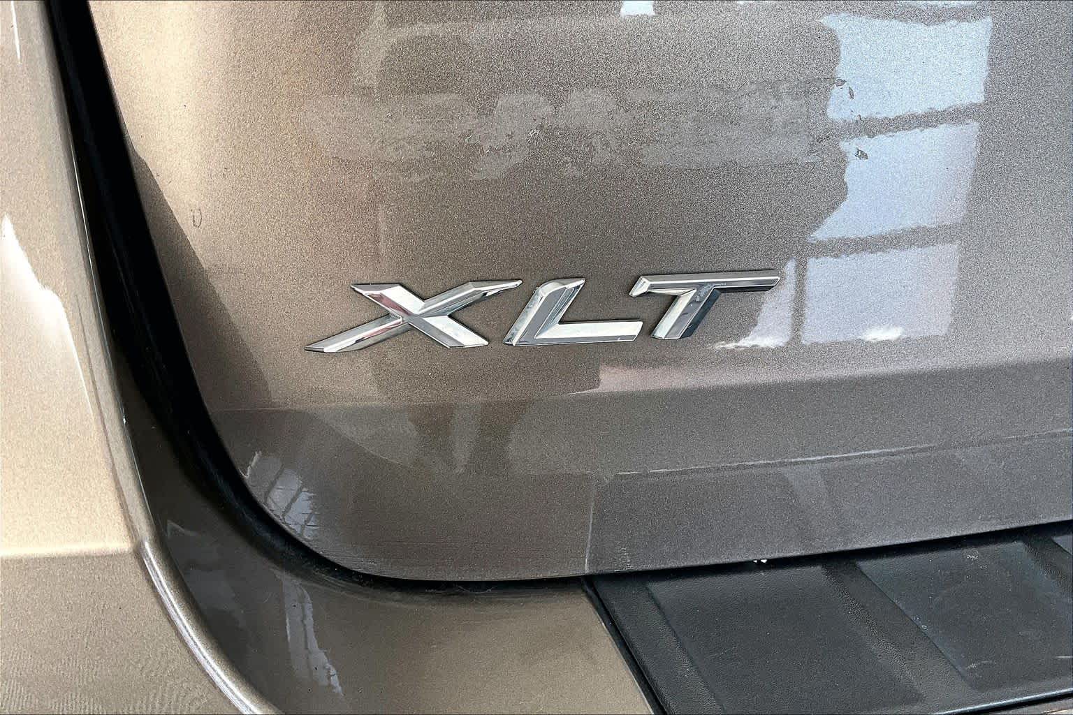 Thumbnail: 2021 Ford Explorer - 6