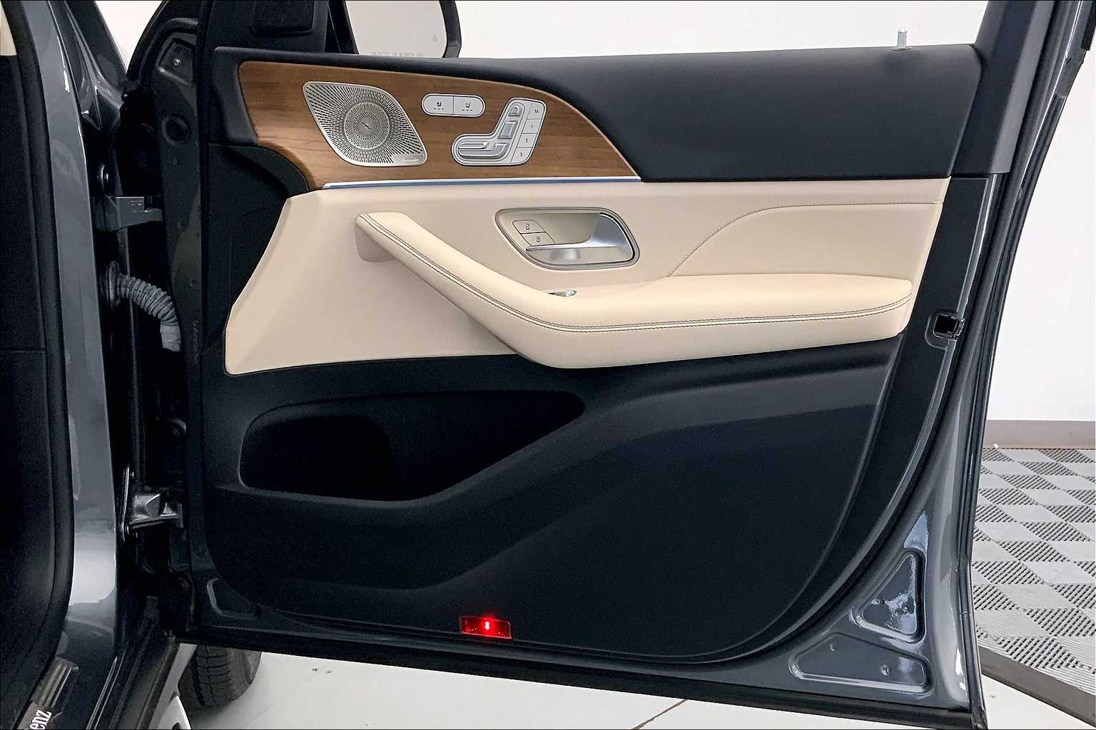 Thumbnail: 2022 Mercedes-Benz GLE - 24