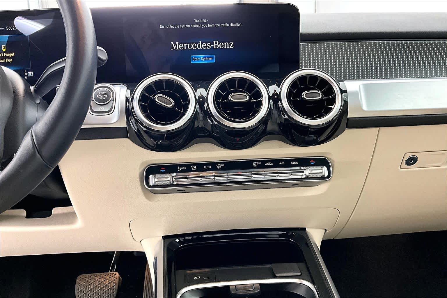 Thumbnail: 2022 Mercedes-Benz GLB - 28