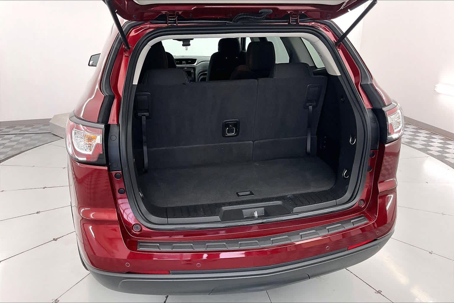 Thumbnail: 2016 Chevrolet Traverse - 19